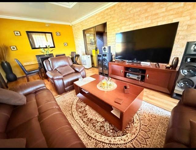 3 BEDROOM HOUSE FOR SALE IN VANDERBIJLPARK CE 3